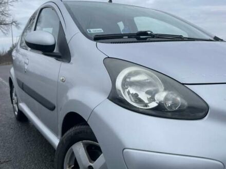 Сірий Тойота Айго, об'ємом двигуна 1.78 л та пробігом 256 тис. км за 4000 $, фото 1 на Automoto.ua