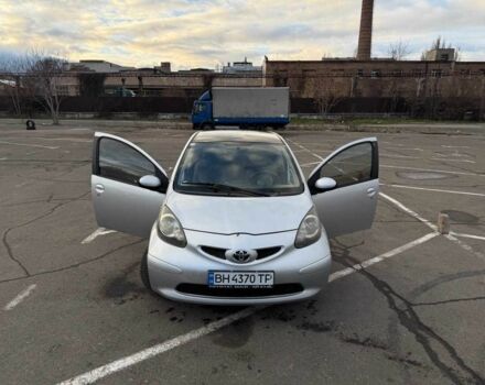 Серый Тойота Айго, объемом двигателя 1 л и пробегом 174 тыс. км за 3850 $, фото 1 на Automoto.ua