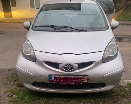Серый Тойота Айго, объемом двигателя 0 л и пробегом 300 тыс. км за 4100 $, фото 1 на Automoto.ua