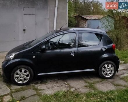 Сірий Тойота Айго, об'ємом двигуна 1 л та пробігом 142 тис. км за 4300 $, фото 1 на Automoto.ua