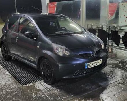 Сірий Тойота Айго, об'ємом двигуна 1 л та пробігом 241 тис. км за 3750 $, фото 1 на Automoto.ua