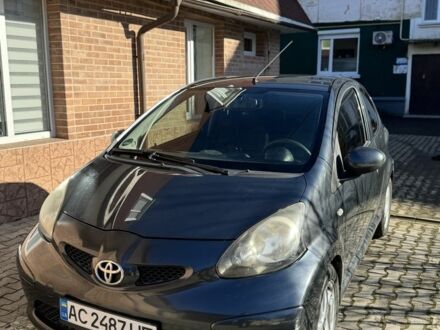 Серый Тойота Айго, объемом двигателя 1 л и пробегом 172 тыс. км за 4200 $, фото 1 на Automoto.ua