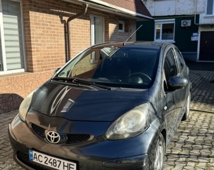 Серый Тойота Айго, объемом двигателя 1 л и пробегом 172 тыс. км за 4200 $, фото 1 на Automoto.ua