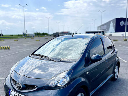 Тойота Айго 2008 в Львове на Automoto.ua Серый Тойота Айго, объемом двигателя 1 л и пробегом 99 тыс. км за 5700 $, фото 1 на Automoto.ua