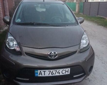 Сірий Тойота Айго, об'ємом двигуна 1 л та пробігом 274 тис. км за 5200 $, фото 1 на Automoto.ua