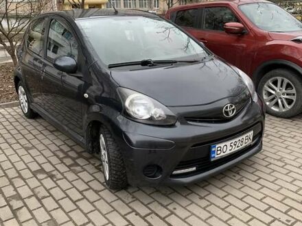 Тойота Айго 2012 в Тернополе на Automoto.ua Серый Тойота Айго, объемом двигателя 1 л и пробегом 202 тыс. км за 6200 $, фото 1 на Automoto.ua