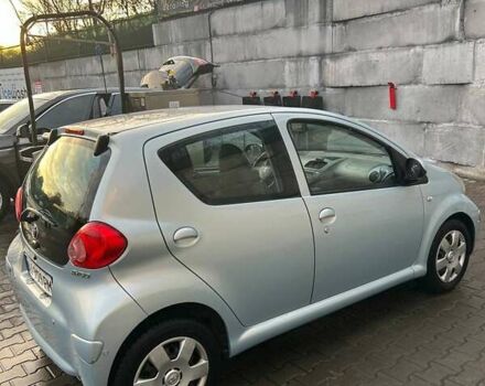 Синій Тойота Айго, об'ємом двигуна 1 л та пробігом 137 тис. км за 4500 $, фото 1 на Automoto.ua
