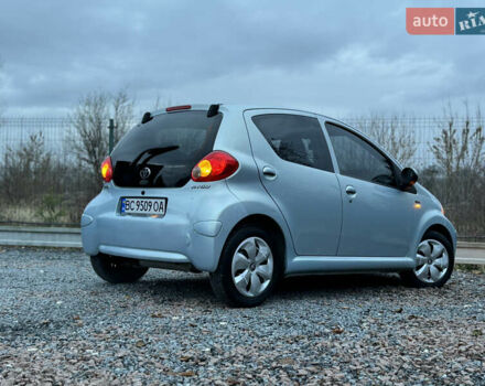 Синій Тойота Айго, об'ємом двигуна 1 л та пробігом 142 тис. км за 3999 $, фото 53 на Automoto.ua