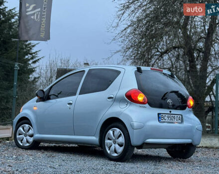 Синій Тойота Айго, об'ємом двигуна 1 л та пробігом 142 тис. км за 3999 $, фото 52 на Automoto.ua