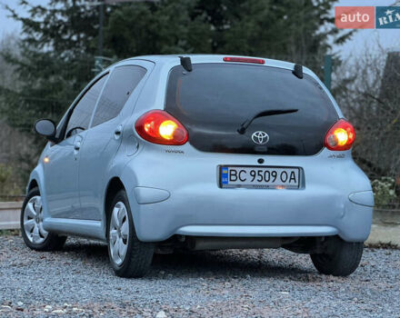 Синій Тойота Айго, об'ємом двигуна 1 л та пробігом 142 тис. км за 3999 $, фото 61 на Automoto.ua