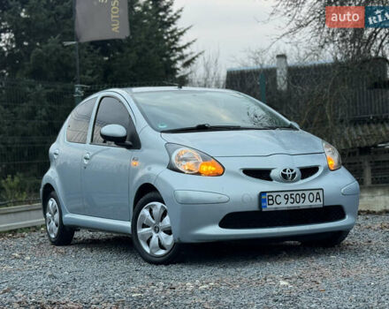 Синій Тойота Айго, об'ємом двигуна 1 л та пробігом 142 тис. км за 3999 $, фото 9 на Automoto.ua