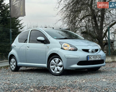 Синій Тойота Айго, об'ємом двигуна 1 л та пробігом 142 тис. км за 3999 $, фото 57 на Automoto.ua