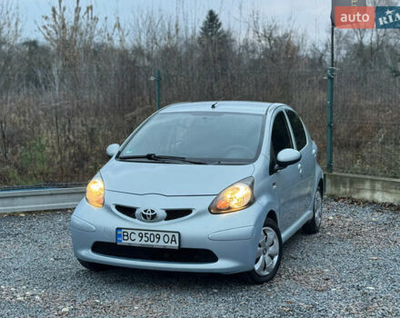 Синій Тойота Айго, об'ємом двигуна 1 л та пробігом 142 тис. км за 3999 $, фото 5 на Automoto.ua