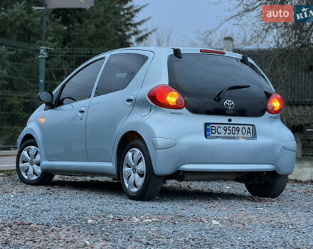 Синій Тойота Айго, об'ємом двигуна 1 л та пробігом 142 тис. км за 3999 $, фото 63 на Automoto.ua