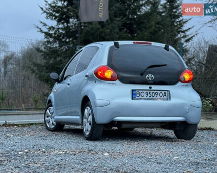 Синій Тойота Айго, об'ємом двигуна 1 л та пробігом 142 тис. км за 3999 $, фото 44 на Automoto.ua