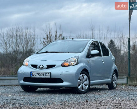 Синій Тойота Айго, об'ємом двигуна 1 л та пробігом 142 тис. км за 3999 $, фото 3 на Automoto.ua