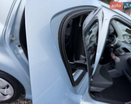 Синій Тойота Айго, об'ємом двигуна 1 л та пробігом 142 тис. км за 3999 $, фото 10 на Automoto.ua