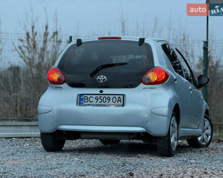 Синій Тойота Айго, об'ємом двигуна 1 л та пробігом 142 тис. км за 3999 $, фото 48 на Automoto.ua