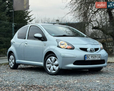 Синій Тойота Айго, об'ємом двигуна 1 л та пробігом 142 тис. км за 3999 $, фото 68 на Automoto.ua