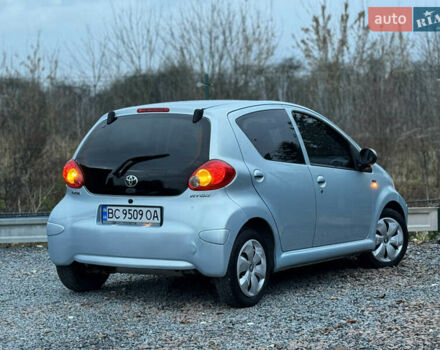 Синій Тойота Айго, об'ємом двигуна 1 л та пробігом 142 тис. км за 3999 $, фото 46 на Automoto.ua