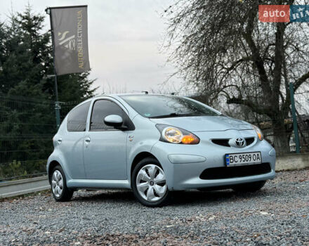 Синій Тойота Айго, об'ємом двигуна 1 л та пробігом 142 тис. км за 3999 $, фото 67 на Automoto.ua