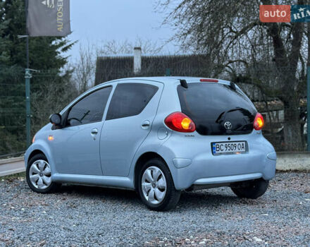 Синій Тойота Айго, об'ємом двигуна 1 л та пробігом 142 тис. км за 3999 $, фото 64 на Automoto.ua