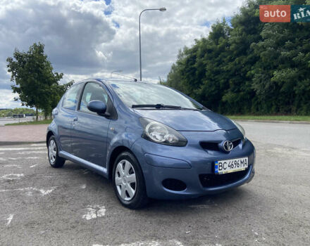 Синий Тойота Айго, объемом двигателя 1 л и пробегом 165 тыс. км за 6350 $, фото 1 на Automoto.ua
