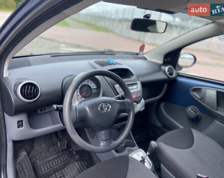 Синий Тойота Айго, объемом двигателя 1 л и пробегом 165 тыс. км за 6350 $, фото 10 на Automoto.ua