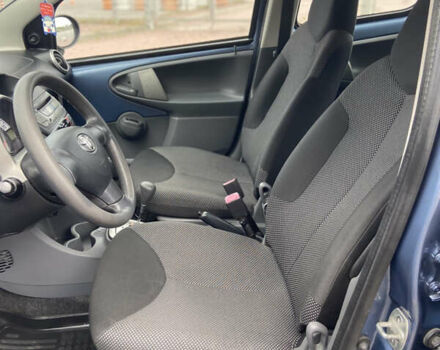 Синий Тойота Айго, объемом двигателя 1 л и пробегом 165 тыс. км за 6350 $, фото 9 на Automoto.ua