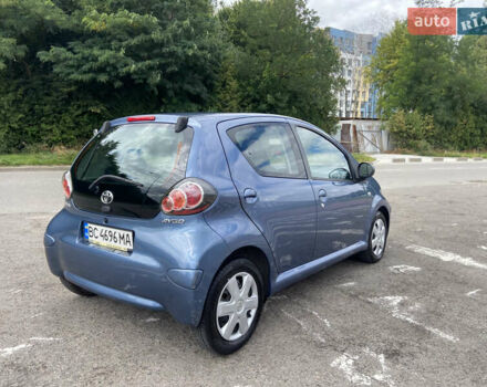 Синий Тойота Айго, объемом двигателя 1 л и пробегом 165 тыс. км за 6350 $, фото 4 на Automoto.ua