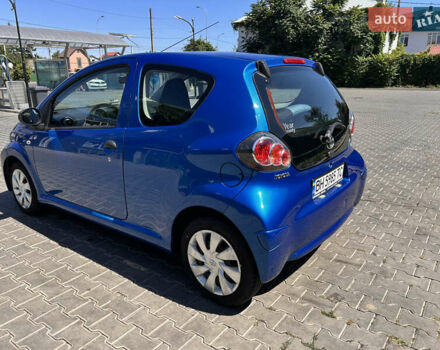 Синий Тойота Айго, объемом двигателя 1 л и пробегом 253 тыс. км за 4300 $, фото 2 на Automoto.ua