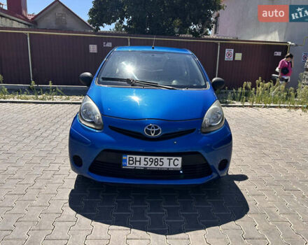 Синий Тойота Айго, объемом двигателя 1 л и пробегом 253 тыс. км за 4300 $, фото 1 на Automoto.ua