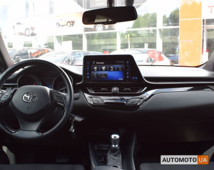 Белый Тойота C-HR, объемом двигателя 2 л и пробегом 62 тыс. км за 19800 $, фото 7 на Automoto.ua