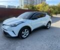 Белый Тойота C-HR, объемом двигателя 1.2 л и пробегом 173 тыс. км за 21540 $, фото 1 на Automoto.ua