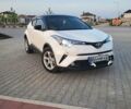 Белый Тойота C-HR, объемом двигателя 2 л и пробегом 55 тыс. км за 22500 $, фото 1 на Automoto.ua