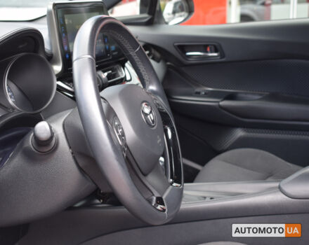 Белый Тойота C-HR, объемом двигателя 2 л и пробегом 62 тыс. км за 19800 $, фото 11 на Automoto.ua