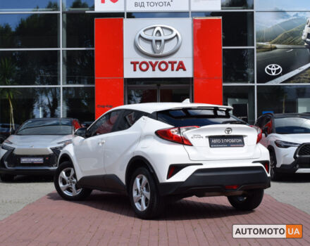 Белый Тойота C-HR, объемом двигателя 2 л и пробегом 62 тыс. км за 19800 $, фото 1 на Automoto.ua
