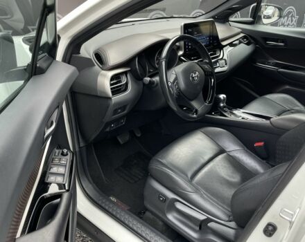 Білий Тойота C-HR, об'ємом двигуна 1.8 л та пробігом 70 тис. км за 22500 $, фото 7 на Automoto.ua