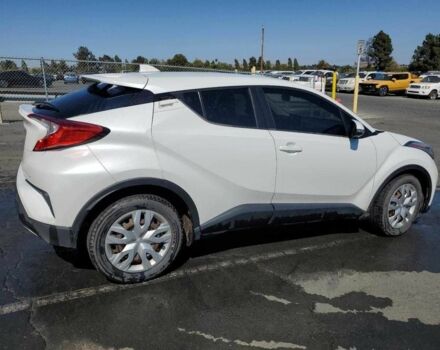 Белый Тойота C-HR, объемом двигателя 2 л и пробегом 85 тыс. км за 6900 $, фото 2 на Automoto.ua