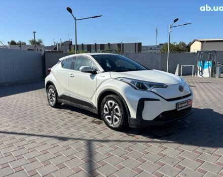 Белый Тойота C-HR, объемом двигателя 0 л и пробегом 75 тыс. км за 18990 $, фото 6 на Automoto.ua