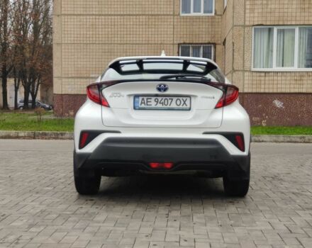Белый Тойота C-HR, объемом двигателя 1.8 л и пробегом 86 тыс. км за 28000 $, фото 4 на Automoto.ua