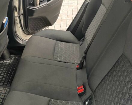 Белый Тойота C-HR, объемом двигателя 1.8 л и пробегом 86 тыс. км за 28000 $, фото 8 на Automoto.ua