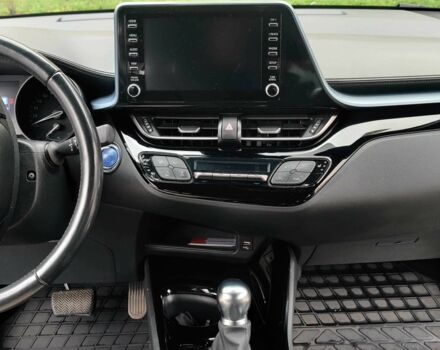 Белый Тойота C-HR, объемом двигателя 1.8 л и пробегом 86 тыс. км за 28000 $, фото 7 на Automoto.ua