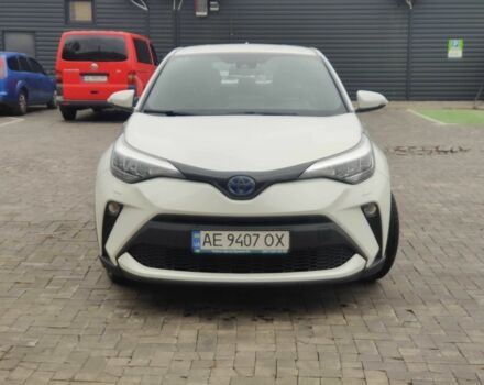 Белый Тойота C-HR, объемом двигателя 1.8 л и пробегом 86 тыс. км за 28000 $, фото 1 на Automoto.ua