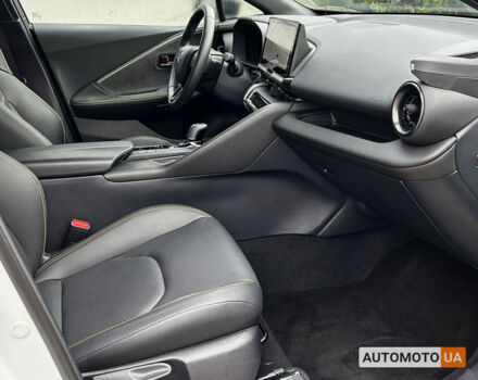 Тойота C-HR 2024 в Черновцах на Automoto.ua Белый Тойота C-HR, объемом двигателя 2 л и пробегом 18 тыс. км за 43296 $, фото 9 на Automoto.ua