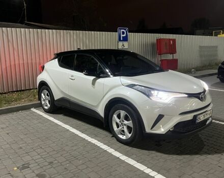 Белый Тойота C-HR, объемом двигателя 1.2 л и пробегом 92 тыс. км за 18700 $, фото 4 на Automoto.ua
