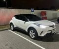 Белый Тойота C-HR, объемом двигателя 1.2 л и пробегом 92 тыс. км за 18700 $, фото 4 на Automoto.ua