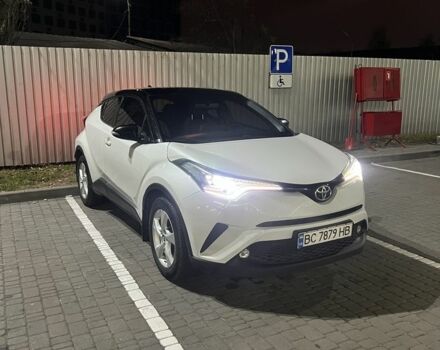 Белый Тойота C-HR, объемом двигателя 1.2 л и пробегом 92 тыс. км за 18700 $, фото 5 на Automoto.ua