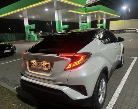 Белый Тойота C-HR, объемом двигателя 1.2 л и пробегом 92 тыс. км за 18700 $, фото 6 на Automoto.ua