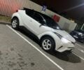 Белый Тойота C-HR, объемом двигателя 1.2 л и пробегом 92 тыс. км за 18700 $, фото 1 на Automoto.ua